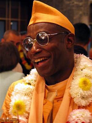 Е.С. Бхакти Тиртха Свами  — межгосударственный лидер