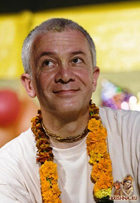 Чайтанья Чандра Чаран дас о книге «Духовная экономика» Чайтанья Чандра Чаран дас о книге «Духовная экономика»