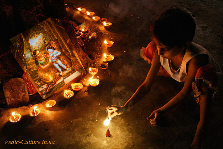 Месяца Дамодара 2025 Месяца Дамодара 2025