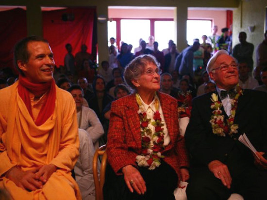 Шачинандана Свами со своими родителями