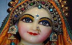 Радхарани — та, к которой стремится Кршна