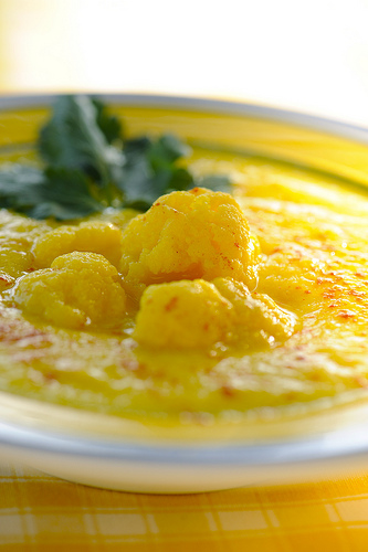 Крем суп из цветной капусты с шафраном