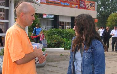 Санкиртана - распространение духовной литературы