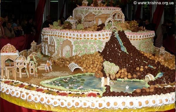 Говардхан - самый большой вегетарианский торт в Украине Говардхан - самый большой вегетарианский торт в Украине