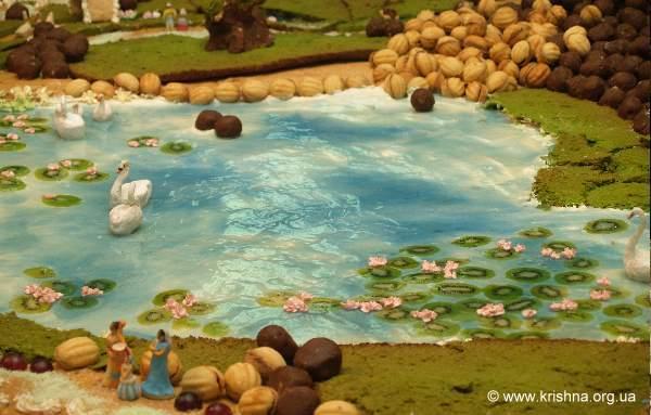 Говардхан - самый большой вегетарианский торт в СНГ Говардхан - самый большой вегетарианский торт в СНГ